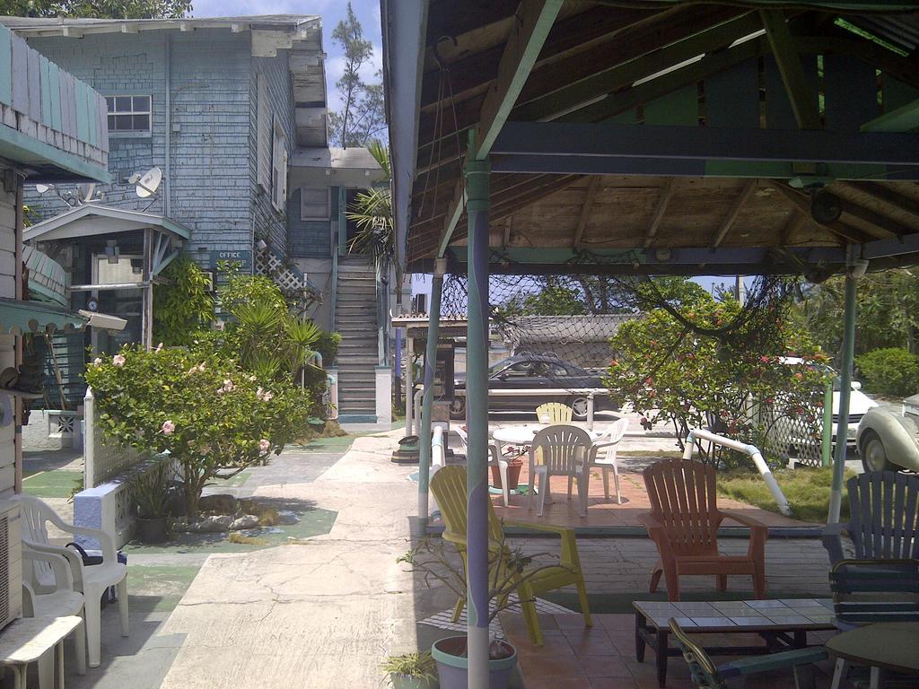 Arawak Inn ナッソー エクステリア 写真
